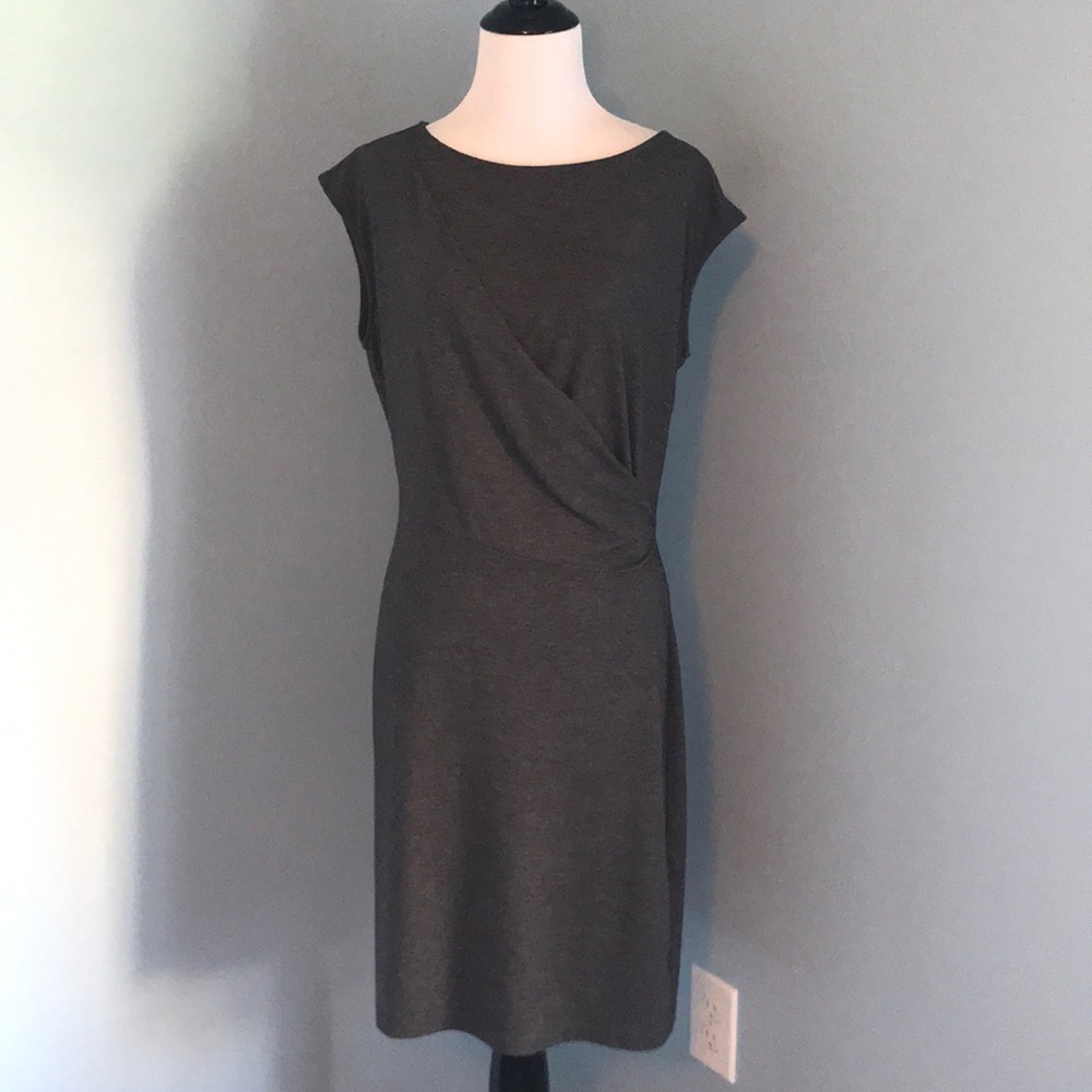 ❎DONATED❎ The Limited Ruched Shift Dress